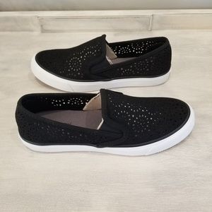 Sperry Seaside Perforated Sneaker